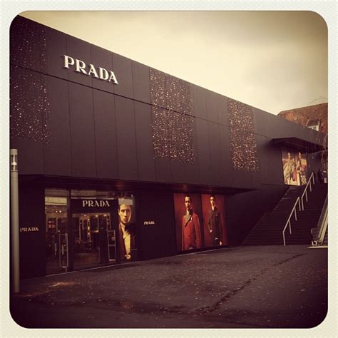 prada metzingen fotos